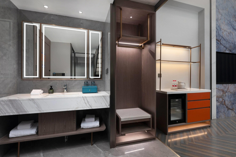 Bathroom, Days Hotel by Wyndham Jingzhou Jinlong, Jingzhou