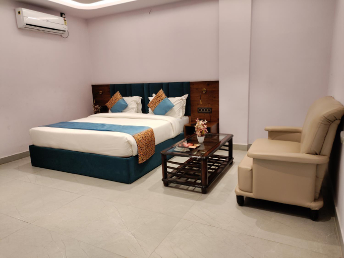 Bedroom 2, EMERALD SUITES, Gautam Buddha Nagar