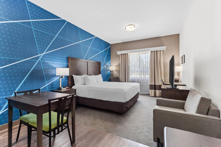 Bedroom 4, Comfort Inn & Suites Red Deer - Highway 11, Division No. 8