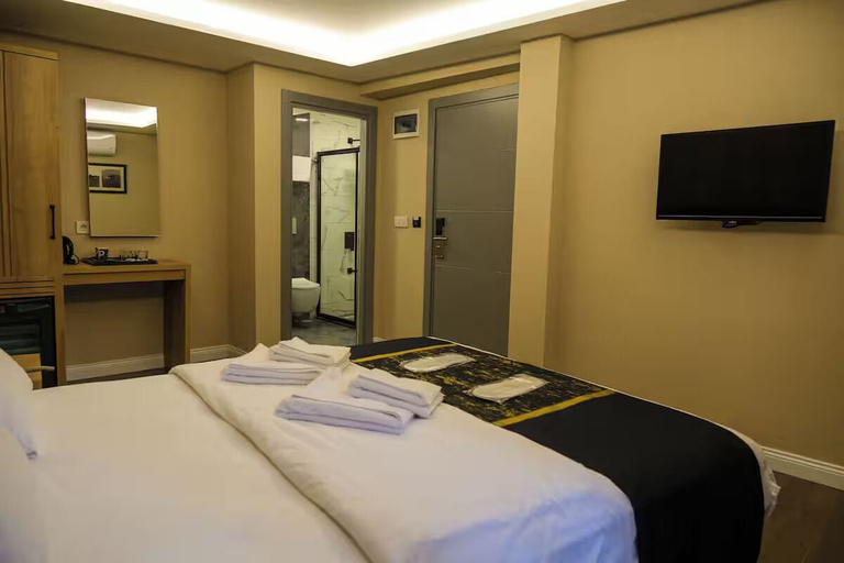 Room 2, MR LGBTQ Friendly Hotel, Beyoğlu