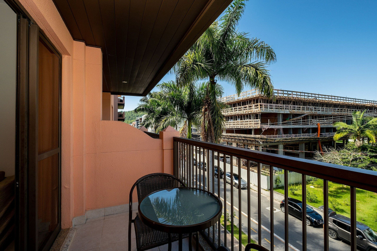 Outdoor dining 5, Spectacular Suite in a Luxurious Resort Jbv179, Florianopolis