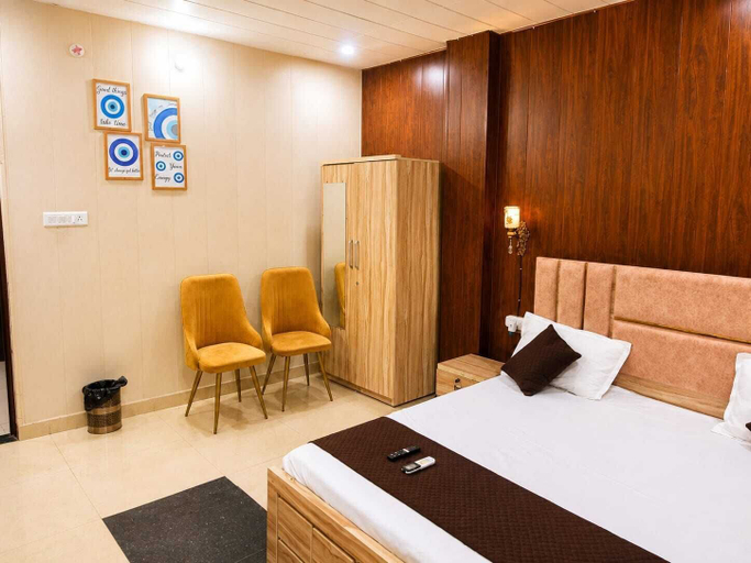 Room 5, The Shree Heritage And Rooftop, Barabanki