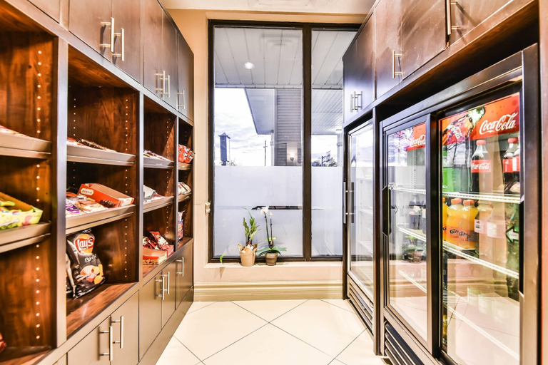 Food & Drinks 5, Comfort Inn & Suites Ambassador Bridge, Essex