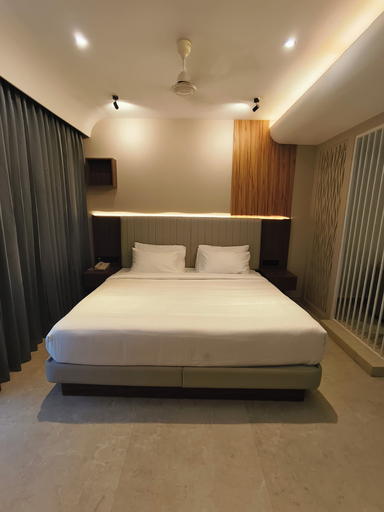 Room 5, AURA 42 BY DIMORA, Idukki