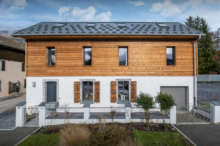 Exterior & Views