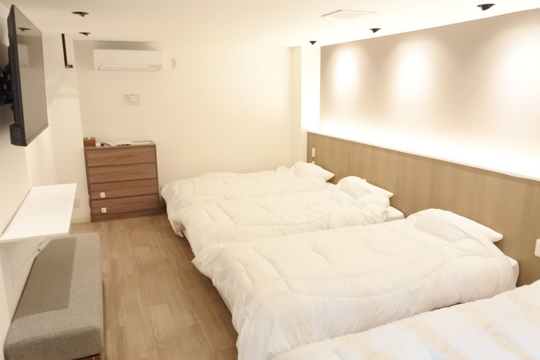 Room 3, Benten Yutaka, Osaka