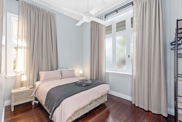Interior 2, The Lounge! 2 Bed/1 Bath/1 Car ~ New Farm, New Farm