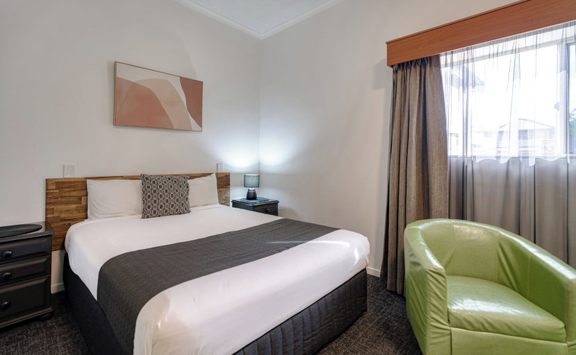 Bedroom 3, Caboolture Gateway Motel, Caboolture - Central