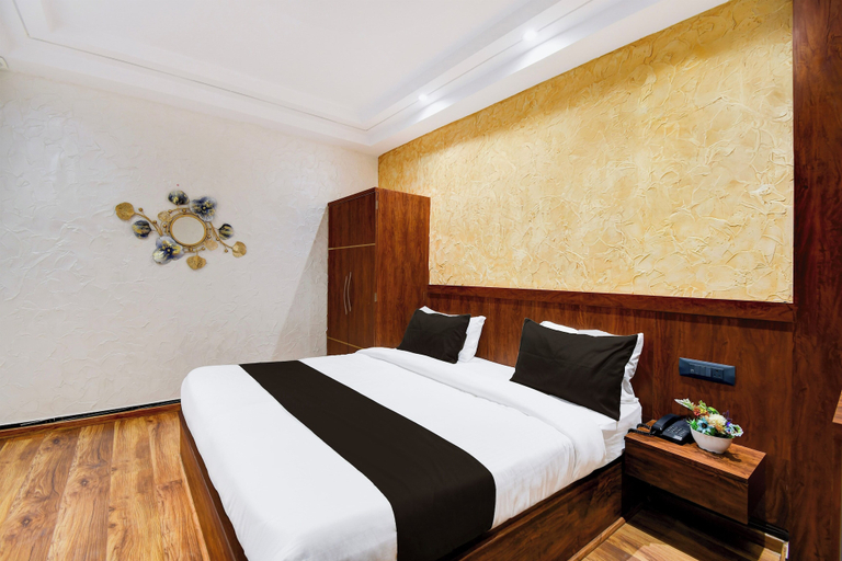 Room 2, Super Hotel O Prayagraj Junction, Kaushambi