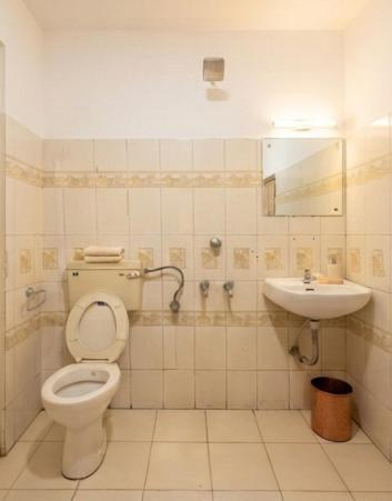 Bathroom, Hotel MAJESTIC INN PALAYAM, Thiruvananthapuram