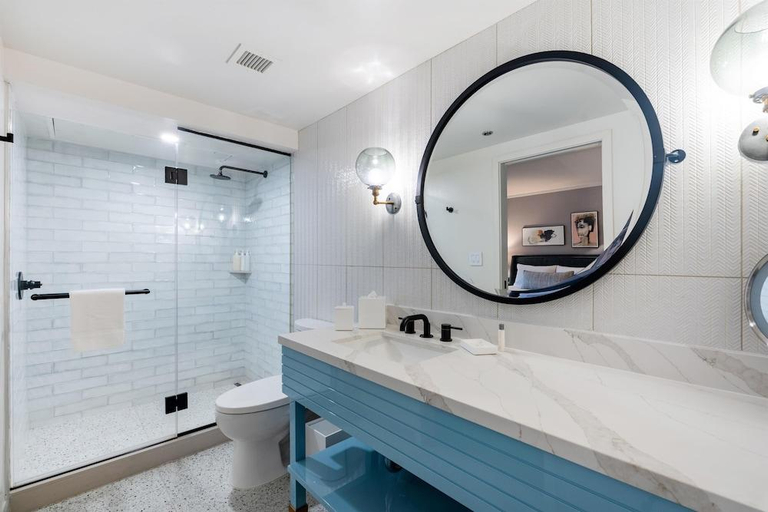 Bathroom 3, Beacon Hotel & Corporate Quarters, Washington D.C.