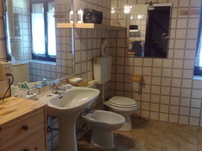 Bathroom 4, Casa Ciclamino Val Di Sole 10 pax 7 Nights, Trento