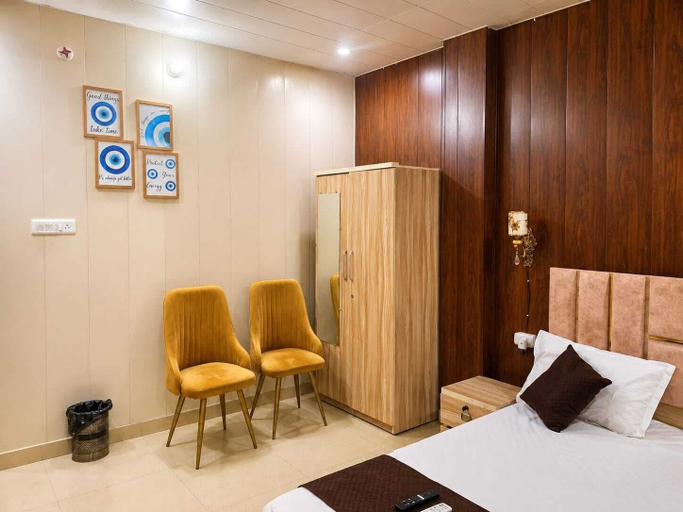 Room 3, The Shree Heritage And Rooftop, Barabanki