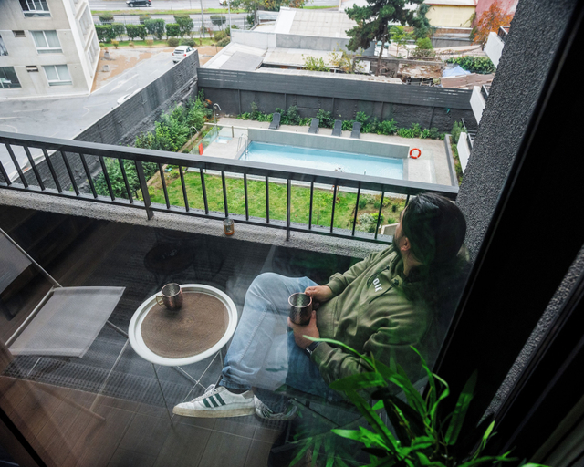 Outdoor spa tub, San Eugenio Apartments by Andes STR, Cordillera