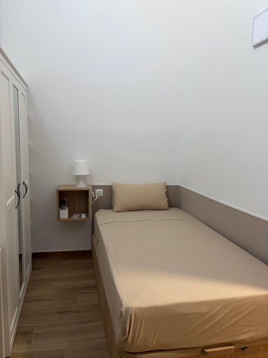 Room 2, House Amara y Pablo, Madrid