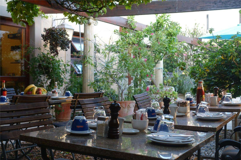 Terrace/patio 5, Rosedene Lodge, City of Cape Town