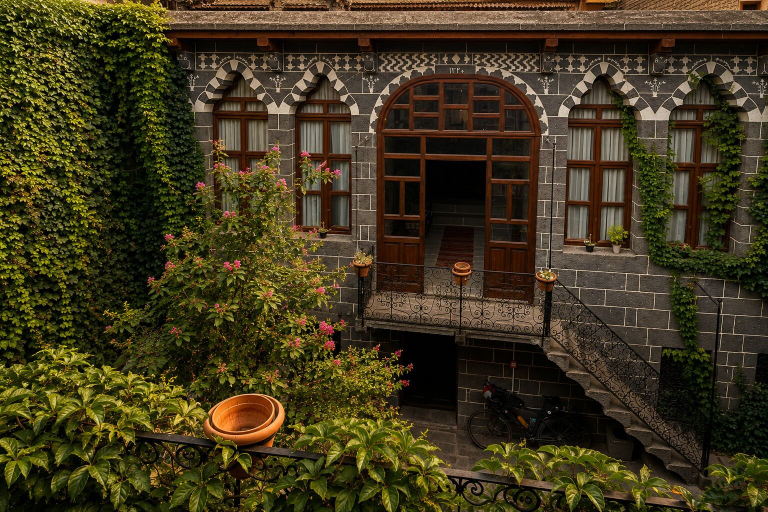 Exterior, Taş Avlu Konaklama, Merkez