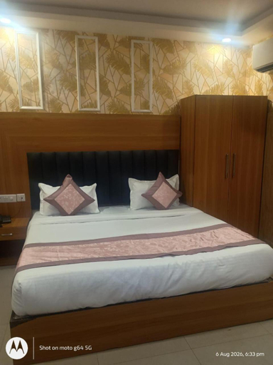Bedroom 4, Hotel Smart, Delhi