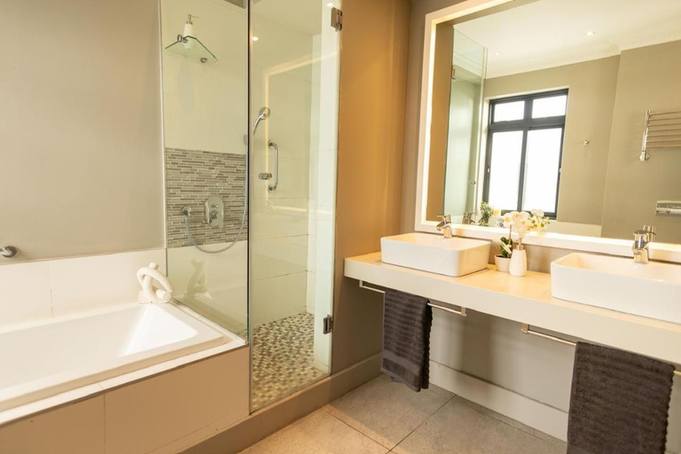 Bathroom, Hermanus Waterfront Apartments, Overberg