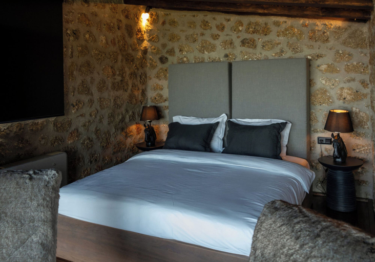 Room 3, Heartbeat Mountain Escapes, Peloponnese