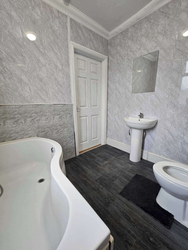 Bathroom 3, Cosy Hartlepool Home, Sleeps 5, Pet Friendly, Wifi, Hartlepool