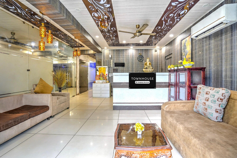 Reception 5, Classic With Balcony Near Medanta, Gurgaon