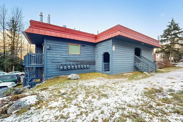 Interior 4, Multi-level Slopeside Townhome w/ Wood Fireplace, Anchorage