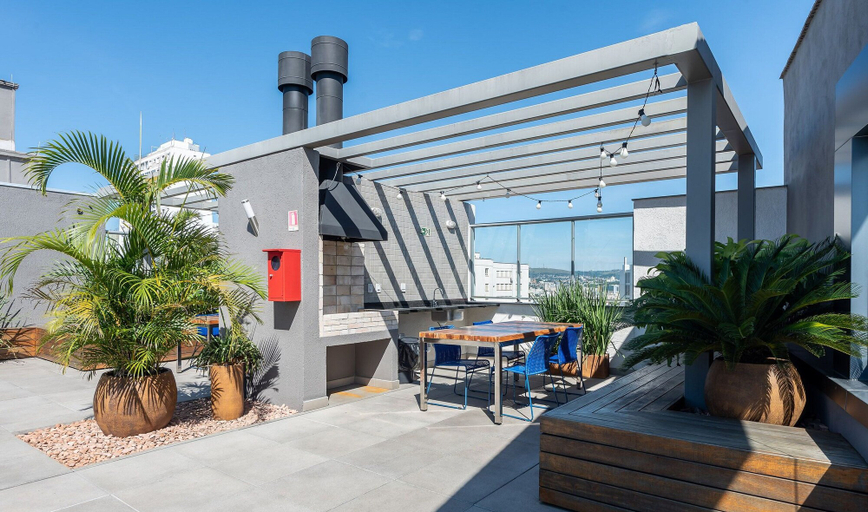 Outdoor dining, Studio w/ Pool Close to Ccmq Tco1215, Porto Alegre