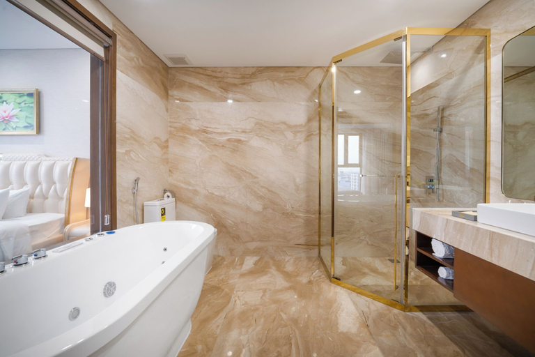 Bathroom 5, Golden Lotus Grand Hotel, Da Nang