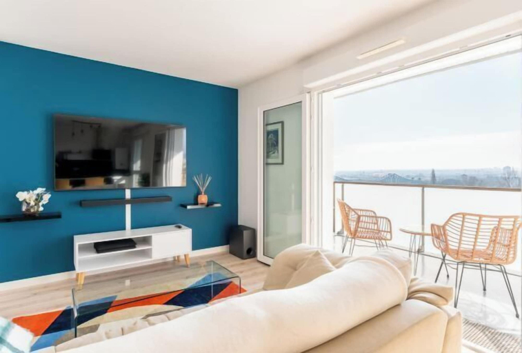 Bedroom 1, Rouen Seine View Apartment – Close to Center with Parking Included, Seine-Maritime