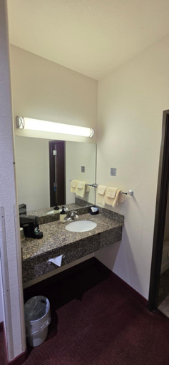 Bathroom, North Park Inn & Suites, Jackson