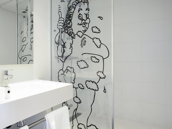 Bathroom 4, ibis Styles Nancy Sud, Meurthe-et-Moselle