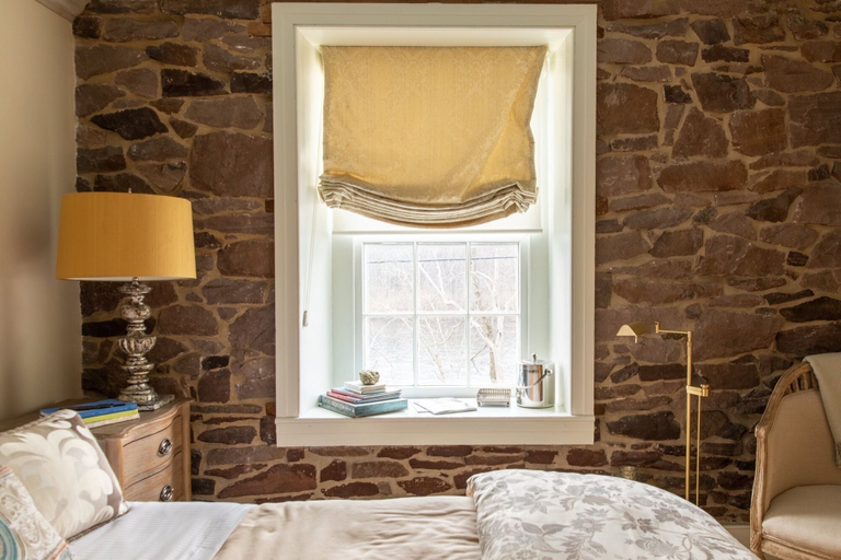 Room 2, Golden Pheasant Inn, Bucks
