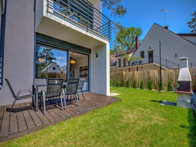Exterior & Views 1, story holiday home with a garden and a pool, Kamień