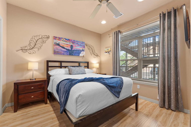 Room 2, Smirnoff Pointe - Lakefront, Taney