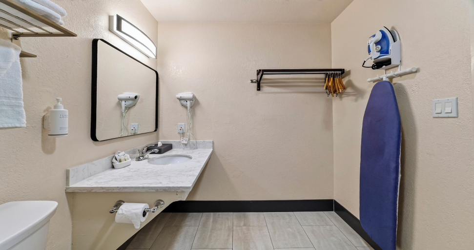Bathroom 5, Heritage Inn Express Roseville, Placer