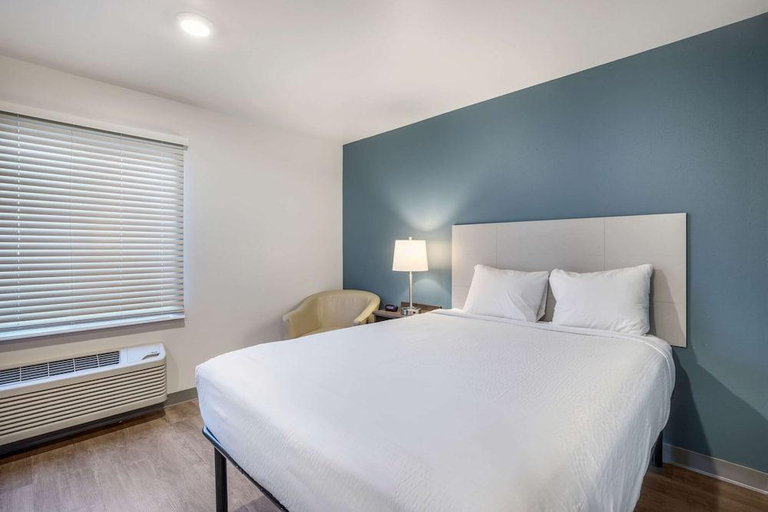 Bedroom 3, Woodspring Suites Gurnee - Chicago, Lake