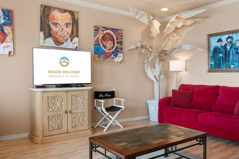 Living area 3, Smirnoff Pointe - Lakefront, Taney