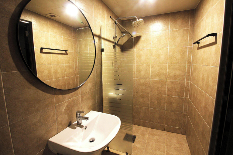 Bathroom 5, Busan Bay Hotel, Jung