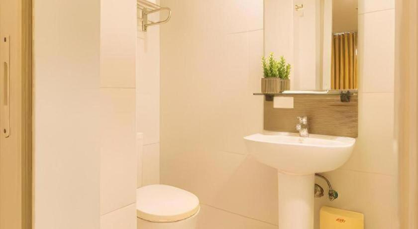 Bathroom, Suites Makati, Makati City