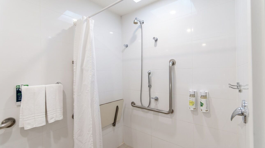 Bathroom 5, Transamerica Fit Serra, Serra