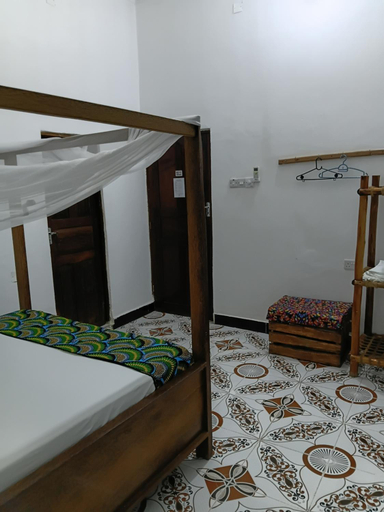 Bedroom 2, Casa twende A, Kaskazini 'A'