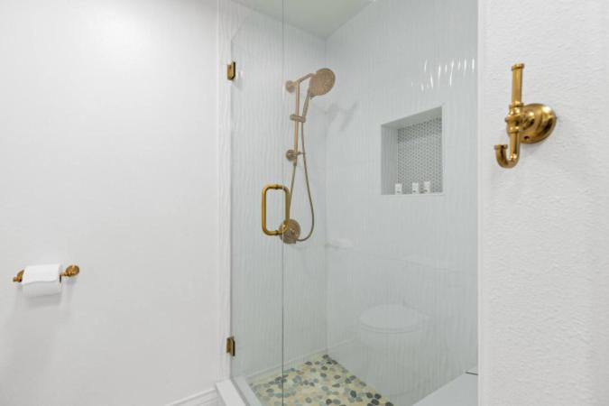 Bathroom 3, Fishermans Landing on The Bay- Las Marinas, Cameron
