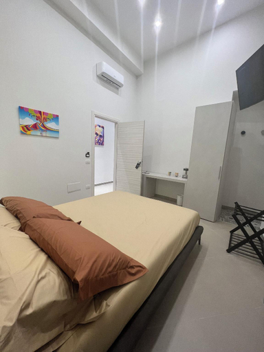Bedroom 3, Dimora Chiaia 209, Napoli