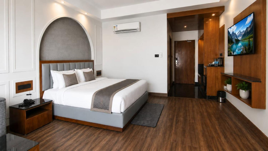 Bedroom 3, Tulip Tree Hotel, Reasi