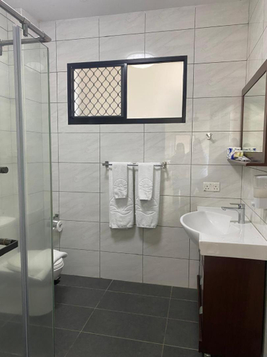 Bathroom 4, Palm Beach Hotel Dili, Dili