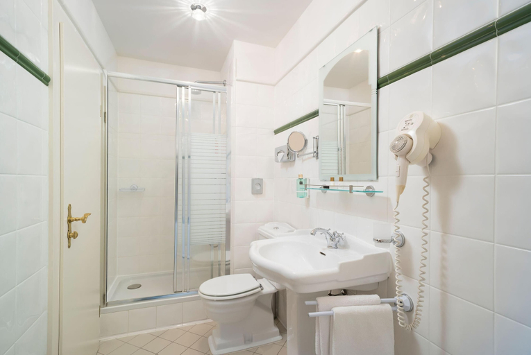Bathroom 5, Das Palmenwald Schwarzwaldhof, BW Signature Collection, Freudenstadt