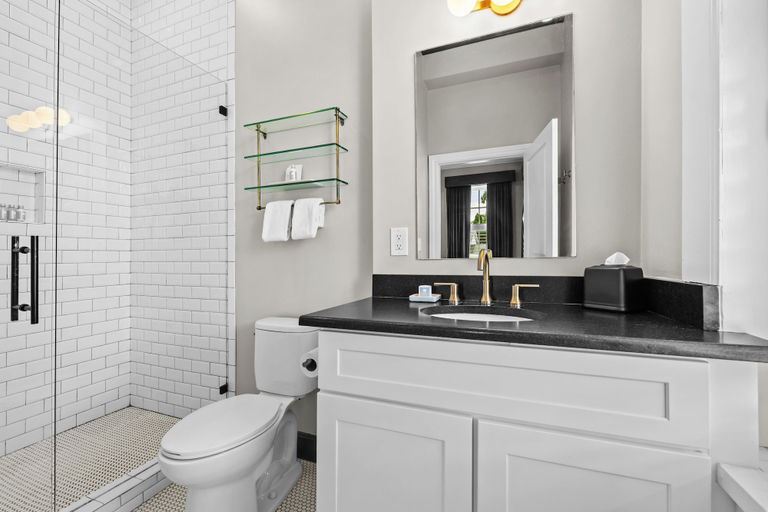 Bathroom 5, Germantown Inn, Davidson