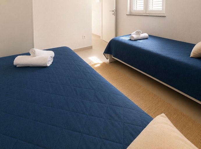 Room 4, Apartment Karma, Okrug