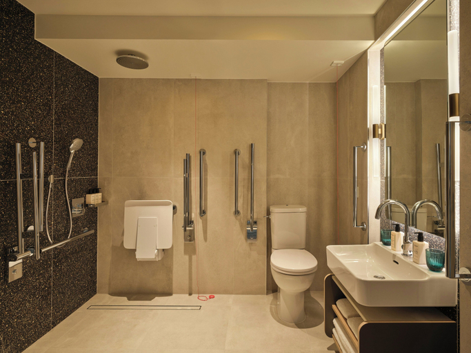 Bathroom 4, The Imperial, London